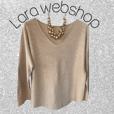 Anett bézs színű pulóver 