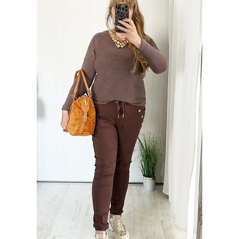 Anett cappucínó színű pulóver