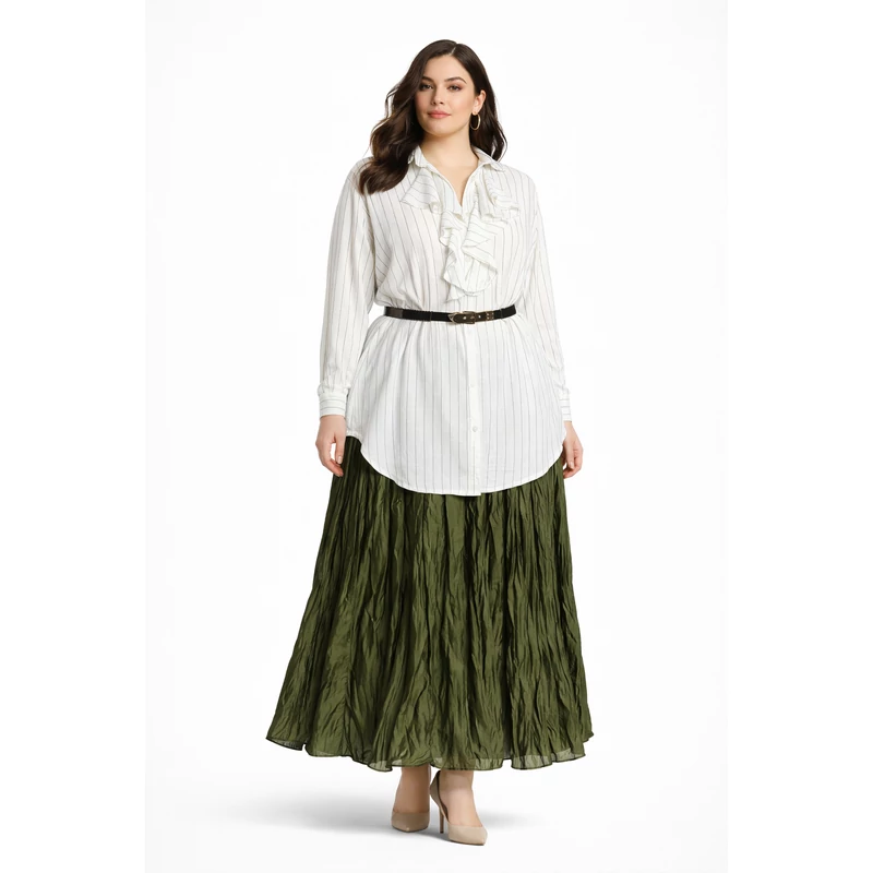 Fehér zsabós nöi ingblúz modellen, nőies és elegáns megjelenéssel